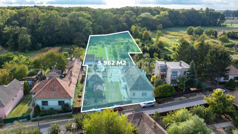 EXKLUZÍVNY PREDAJ - 60-ÁROVÝ INVESTIČNÝ POZEMOK S DOMOM - VR