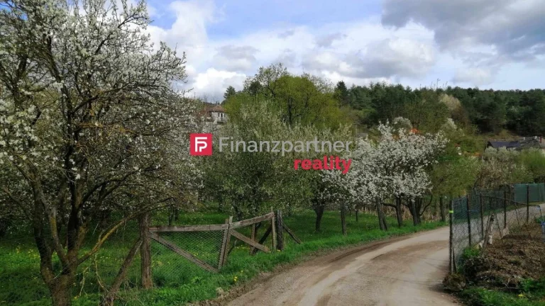 NOVINKA Na predaj pozemok v obci Hradište pod Vrátnom
