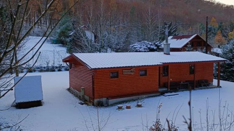 Predám rekreačnú chatu pri Pieštanoch