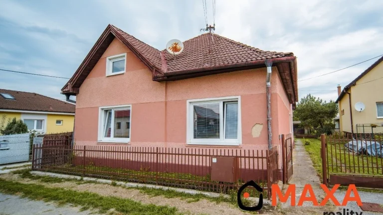 Na predaj rodinný dom, v obci Pažiť