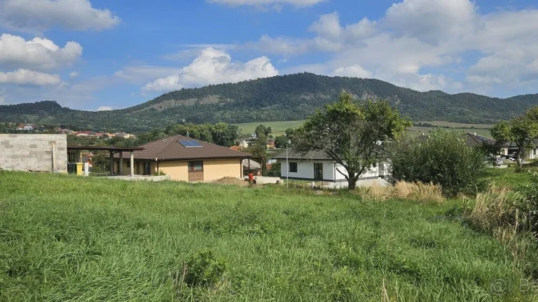 Na predaj pozemok, Fintice, 815 m2
