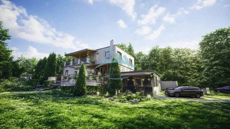 Rodinný dom na pozemku 7600m2, Dolné Plachtince, okr. Veľký
