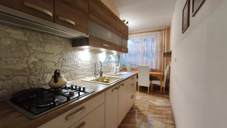 3-izbový byt na ul. Ľ. Štúra vo Veľkom Krtíši.