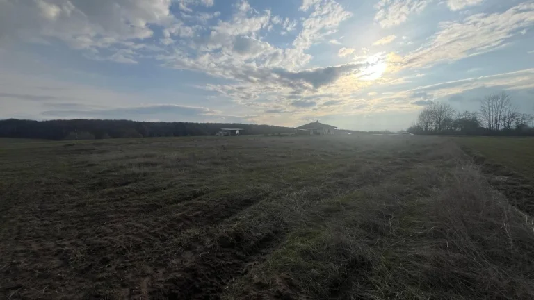 Predám pozemok vhodný na výstavbu Rodineho domu