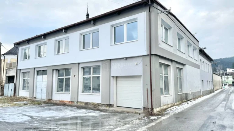 Na predaj viacúčelový areál v centre Turzovky