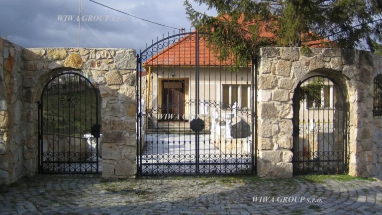 Prenájom – Bruty – farma s rodinným domom 306/22