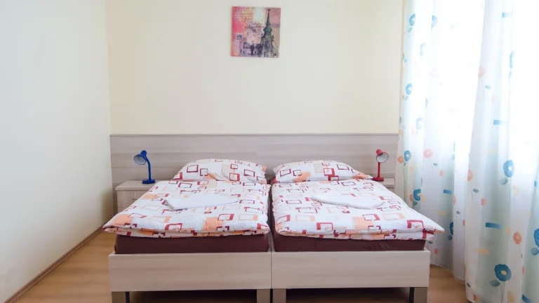 Prenajmem dlhodobé ubytovanie v širšom centre Trenčín