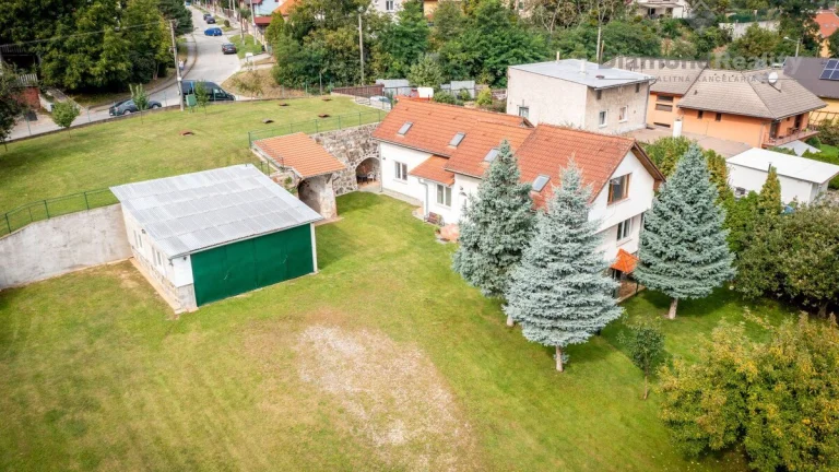 NA PRENÁJOM 5 IZBOVÝ RODINNÝ DOM S VEĽKÝM POZEMKOM 2864m2 |