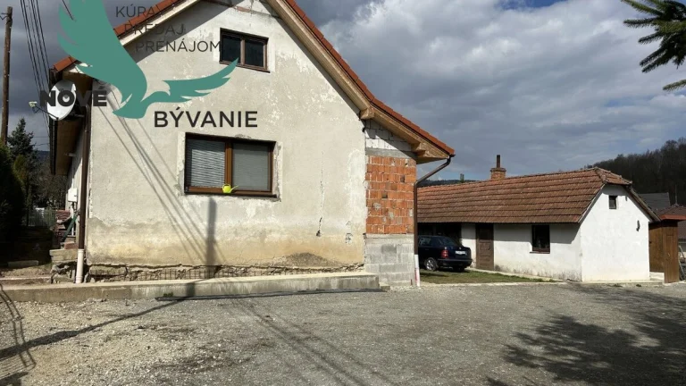 Dom na slnečnom rovinatom pozemku v Hriňovej časť Krivec na