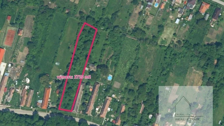 Stavebný pozemok pri Leviciach na predaj