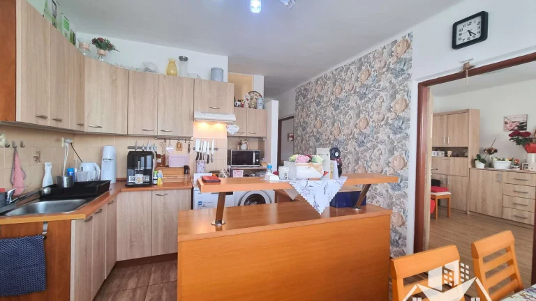 Výhradne - Na predaj zrekonštruovaný 3-izbový byt s balkónom