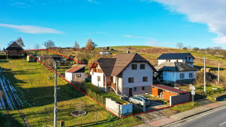REZERVOVANÉ, Rodinný dom na predaj, Chmeľov, časť Podhrabina