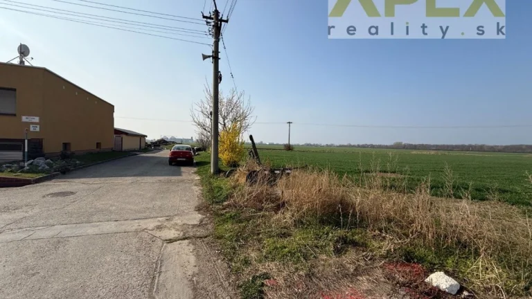 Exkluzívne APEX reality stavebný pozemok 800 m2 Červeník