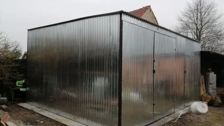 PLECHOVÁ GARÁŽ - SKLAD 6 x 7m