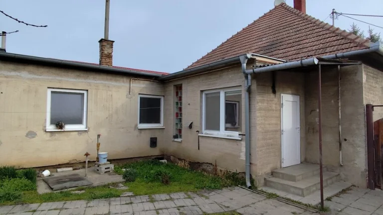 Predám rodinný dom 140 m2, pozemok 1300 m2, obec Opoj