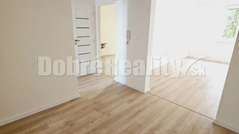 ZREKONŠTRUOVANÝ 3 IZBOVÝ BYT PRIEVIDZA