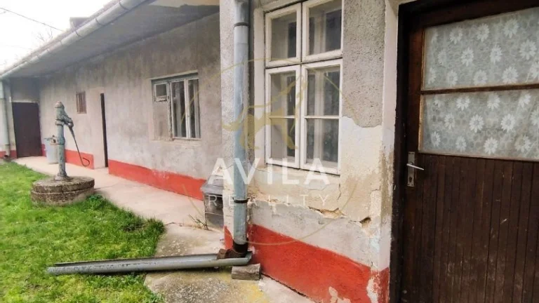 Na predaj rekreačný pozemok 6116m2 s chalupou-Prašník