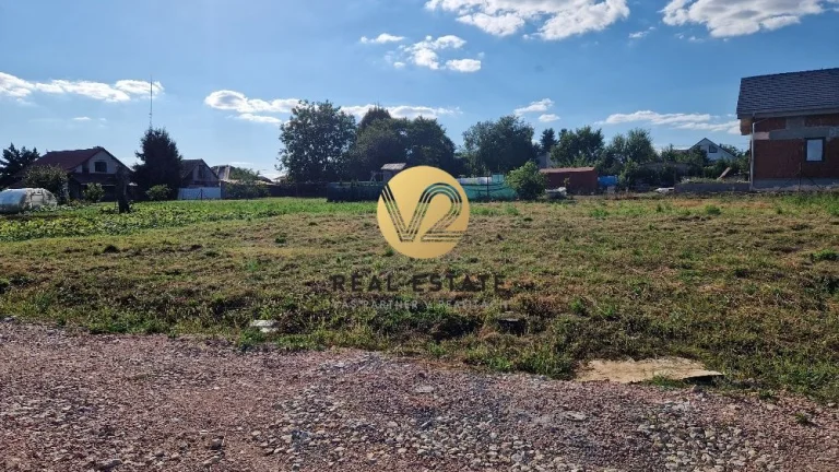 Na PREDAJ stavebný pozemok v obci Golianovo - 720m2
