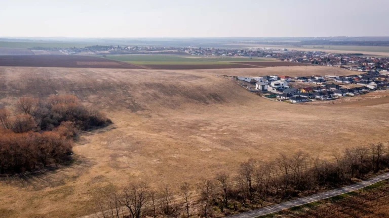Skvelá investíciaNa predaj pozemok Nitra - Janíkovce v podi