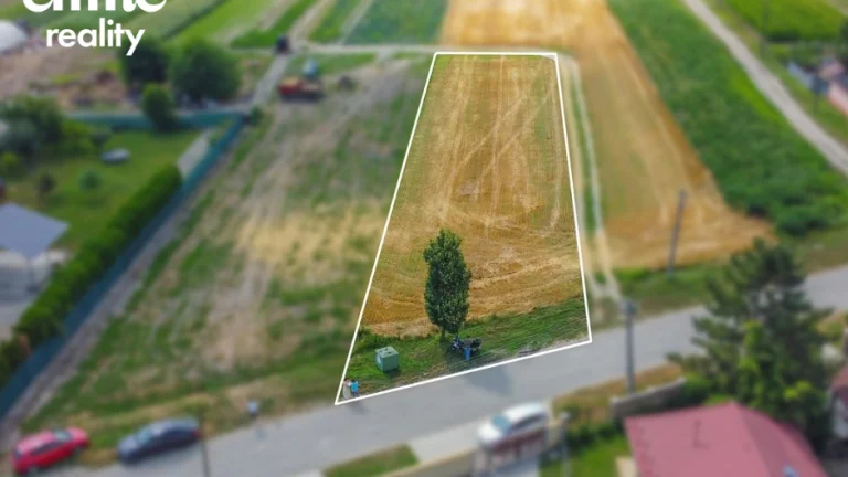 Veľký pozemok na predaj v obci Ňárad