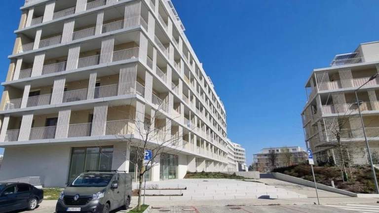 Moderný a priestranný 2-izbový byt s lodžiou na prenájom – N