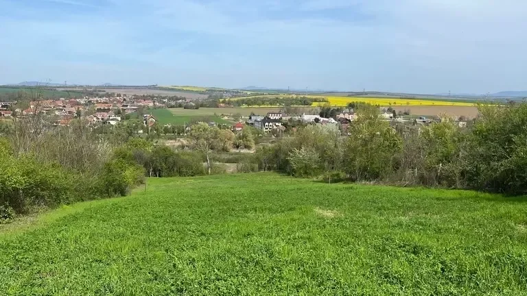 Na predaj investičný pozemok v obci Podhájska