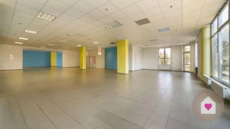 GA/CENTRUM - Obchodný priestor o výmere 212m2 s možnosťou ro