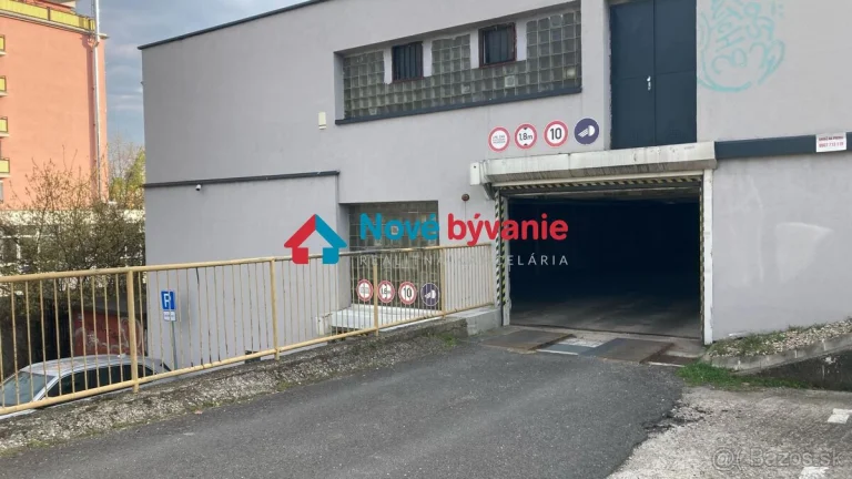 PREDAJ - GARÁŽ - 15 m2 - Bratislava Nové Mesto - Pionierska