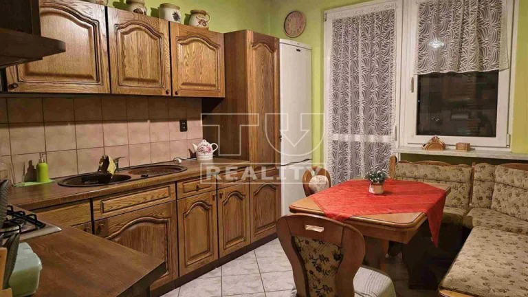 Na predaj 4-izbový byt v centre Púchova
