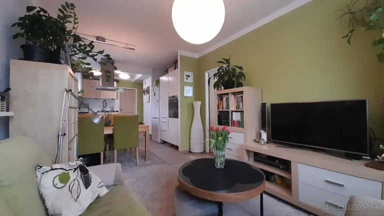 Predaj 4 izbový byt, 68m2, Terasa, Hroncová ul.