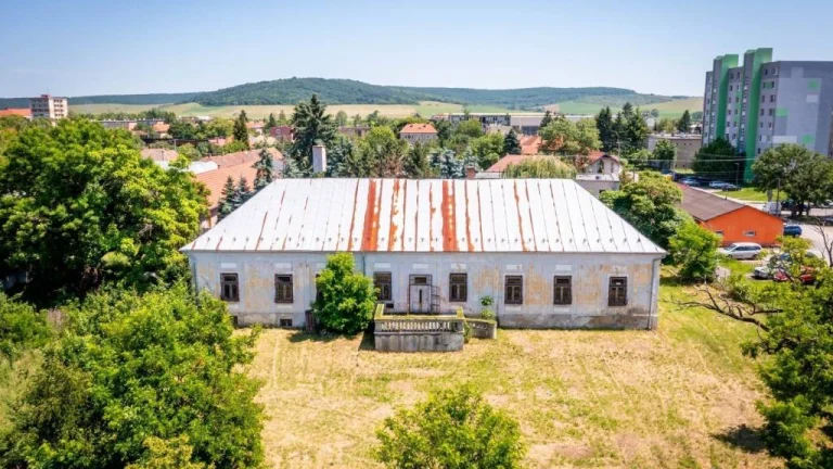 Historický skvost v Tornali: Kúria s obrovským potenciálom