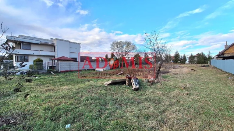 stavebný pozemok Valaliky - 1390m2 na dvojdom,trojdom,2-podl