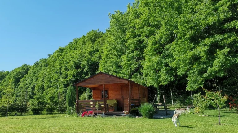 Rekreačný pozemok s chatkou, 840 m2 - Lazany okr.Prievidza