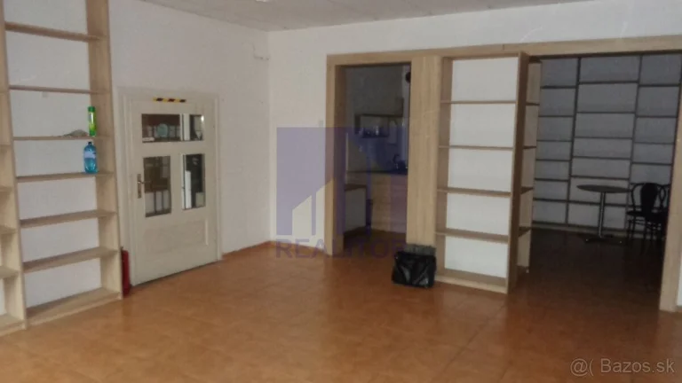Prenájom - obchodný priestor 67 m2, Banská Bystrica, centru
