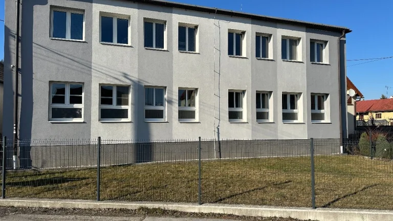Kompletne zariadená ambulancia v zdravotnom stredisku v Trst