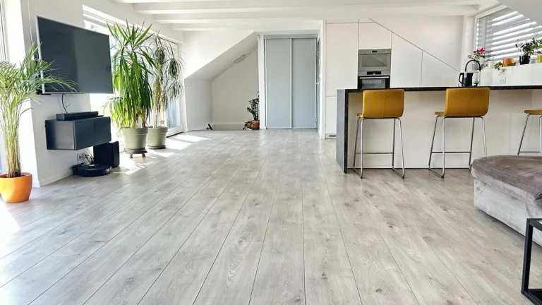 Nadštandardný, priestranný 94m2, 2 izbový byt v Starom Meste