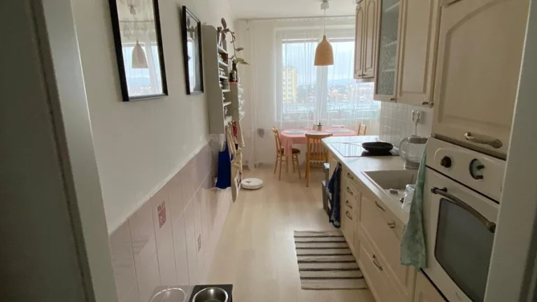 prenajmem dlhodobo veľký 3-izb. byt s balkónom,od mája 2025