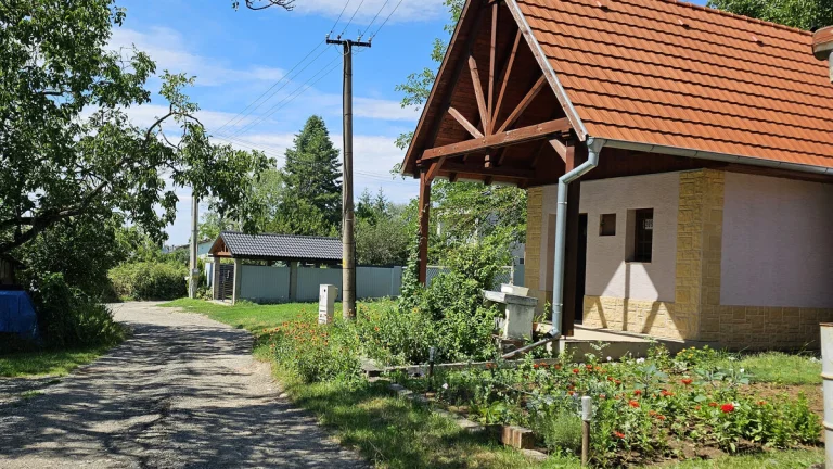 PREDAJ, viničný domček so záhradou, kompletná rekonštrukcia,
