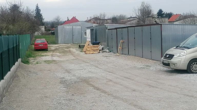 Na prenájom garáž i spevnená plocha Nitra, Dolné Krškany