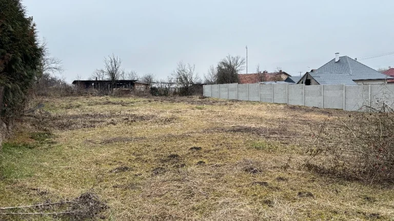 Pozemok na výstavbu RD