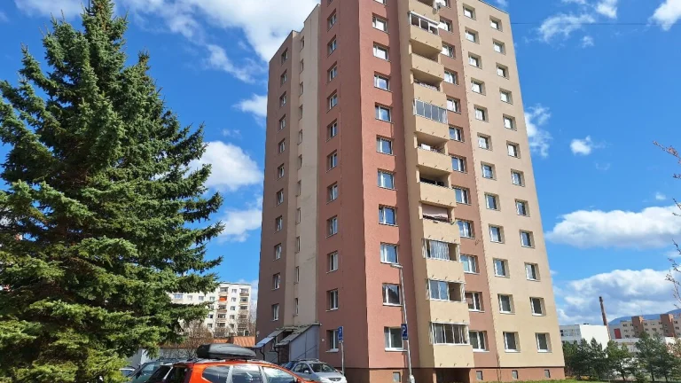 3 - izbový byt s loggiou na predaj, Hrušková, Lipt. Mikuláš