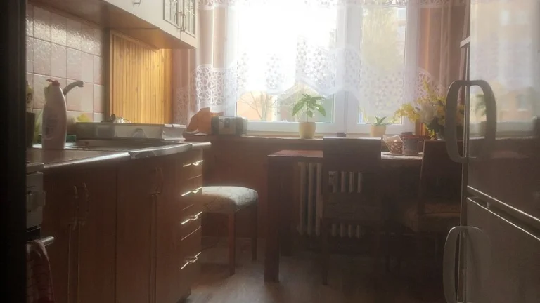 EXKLUZIVNE ponúkam na predaj 4 izb. byt na Juhu v Trenčíne.