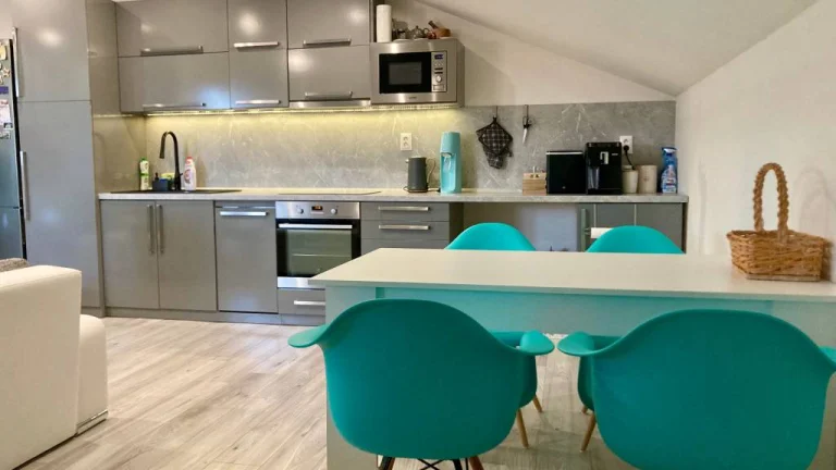 Nadštandardný 2-izbový byt 75m2 + parkovacie miesto, Komárno