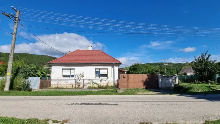 PNORF – 3i RD + 1i domček, pozemok 1063 m2, H. Otrokovce