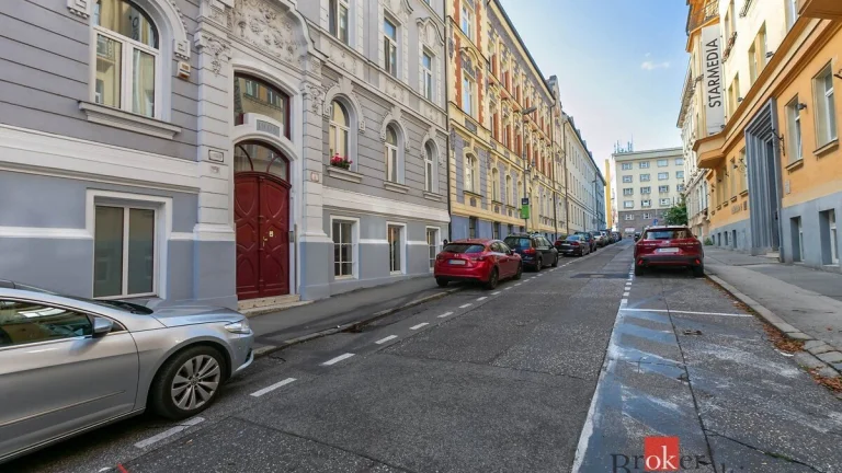 NA PREDAJ dizajnový a luxusný 1- izbový apartmán v srdci Sta