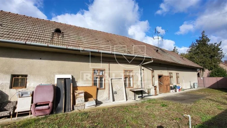 Rodinný dom určený na na rekonštrukciu, Reca, 756 m2