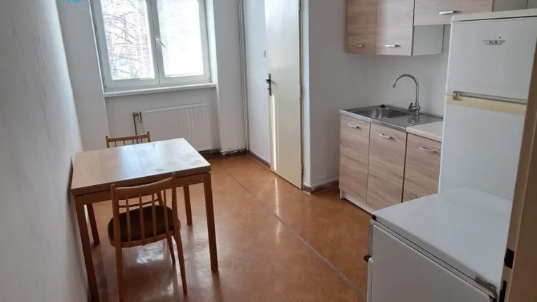 Na prenájom dvojizbový byt 65 m2 s lóggiou a balkónom, čiast