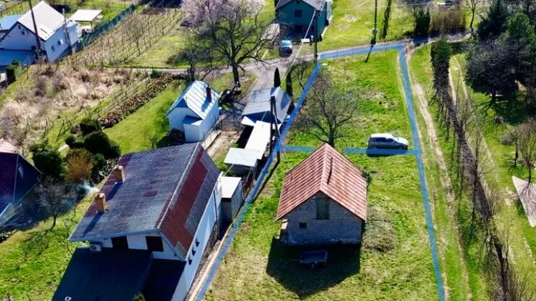 Na predaj pozemky v obci Vinné