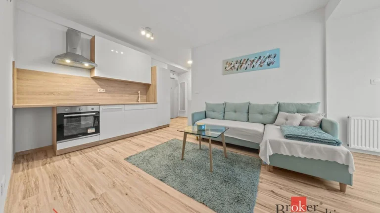 Moderný 2 izbový byt s klímou a balkónom