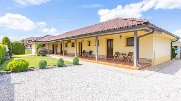 NA PREDAJ: APARTMÁNOVÝ DOM, VEĽKÝ MEDER